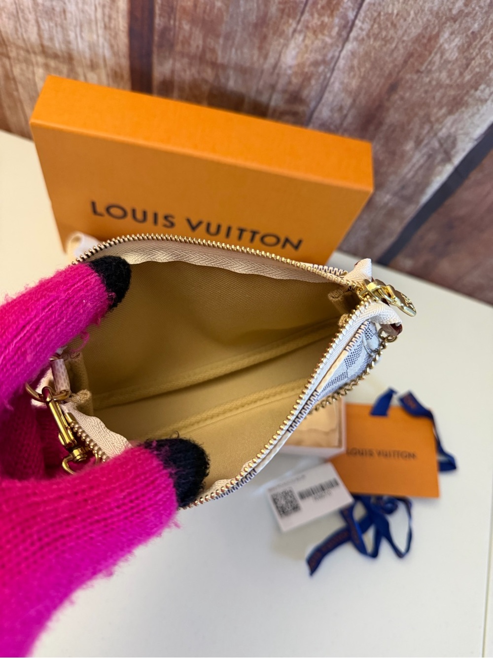 Louis Vuitton Damier Azur Mini Pochette - White/Beige with Gold Chain - Picture 11 of 12